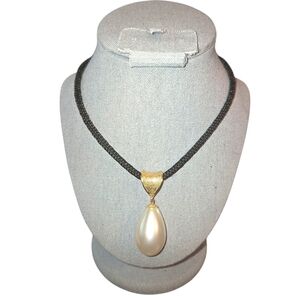 Sarah Coventry Teardrop Faux Pearl Pendant On Signed Black Cord‎ Necklace 16"